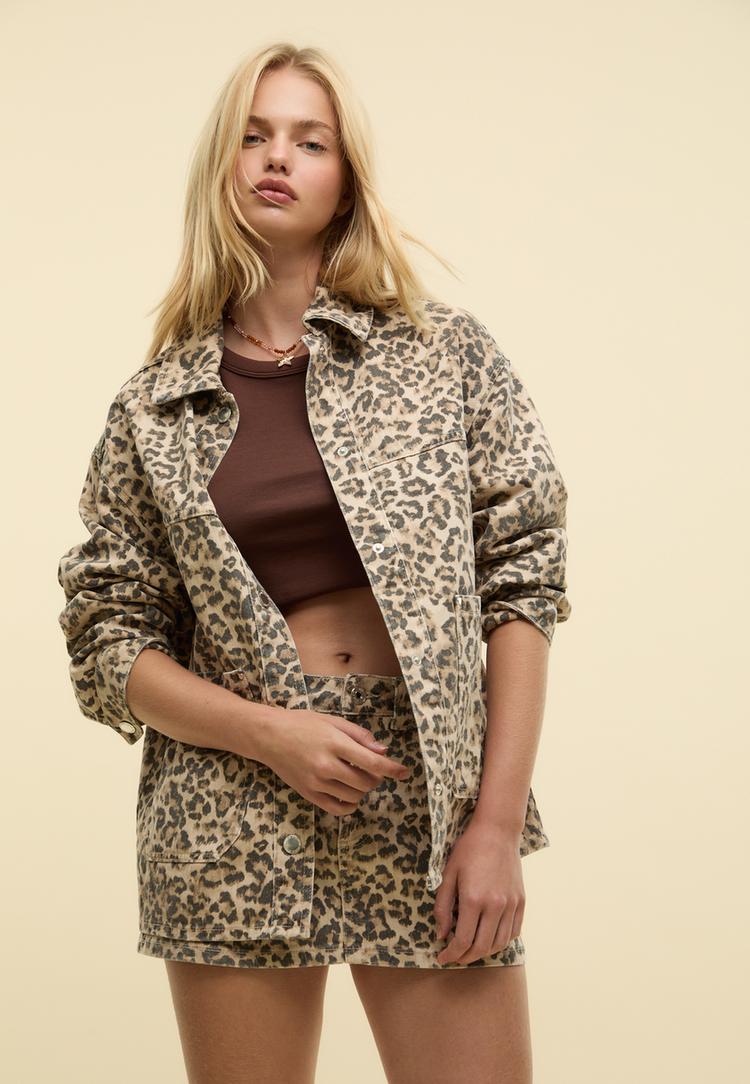 cazadora sarga bolsillos leopardo