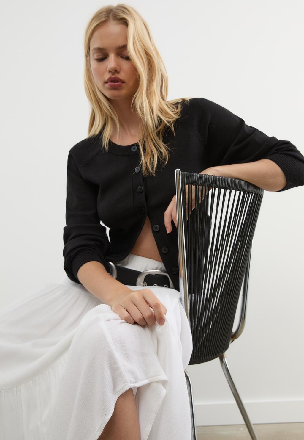 Knit cardigan with buttons and raglan sleeves