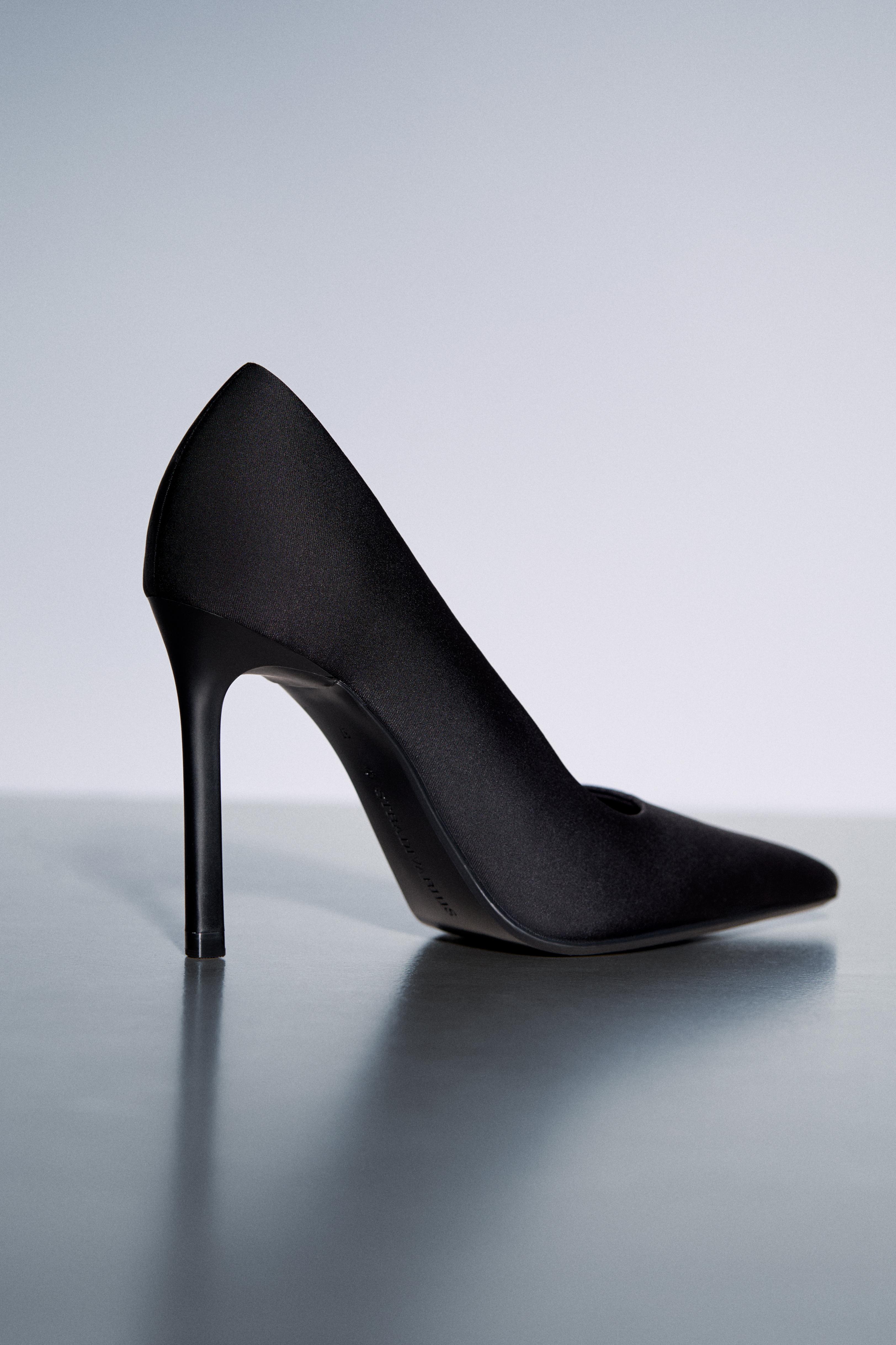 Basic heel shoes — BLACK