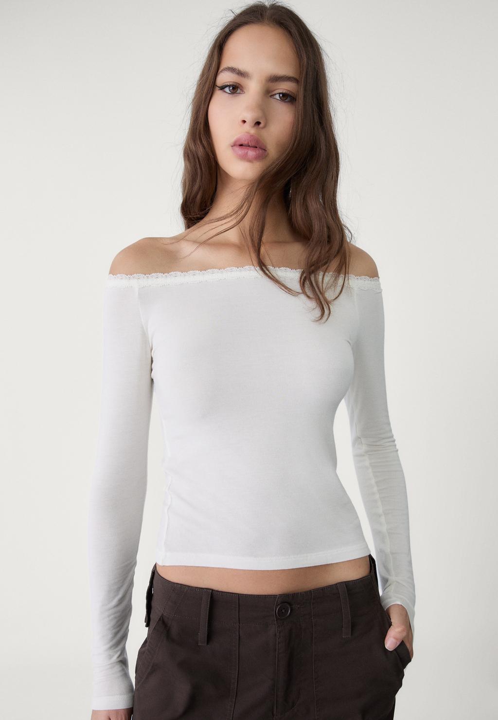 Off-the-shoulder top