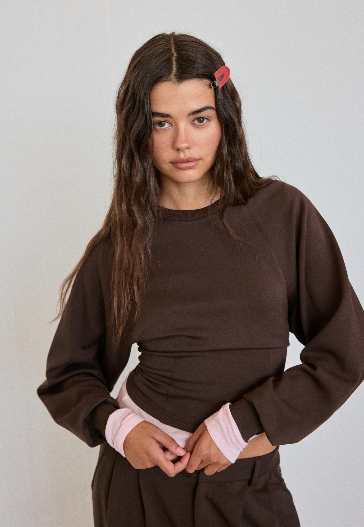 Soft-touch sweatshirt with fitted waist — Brown