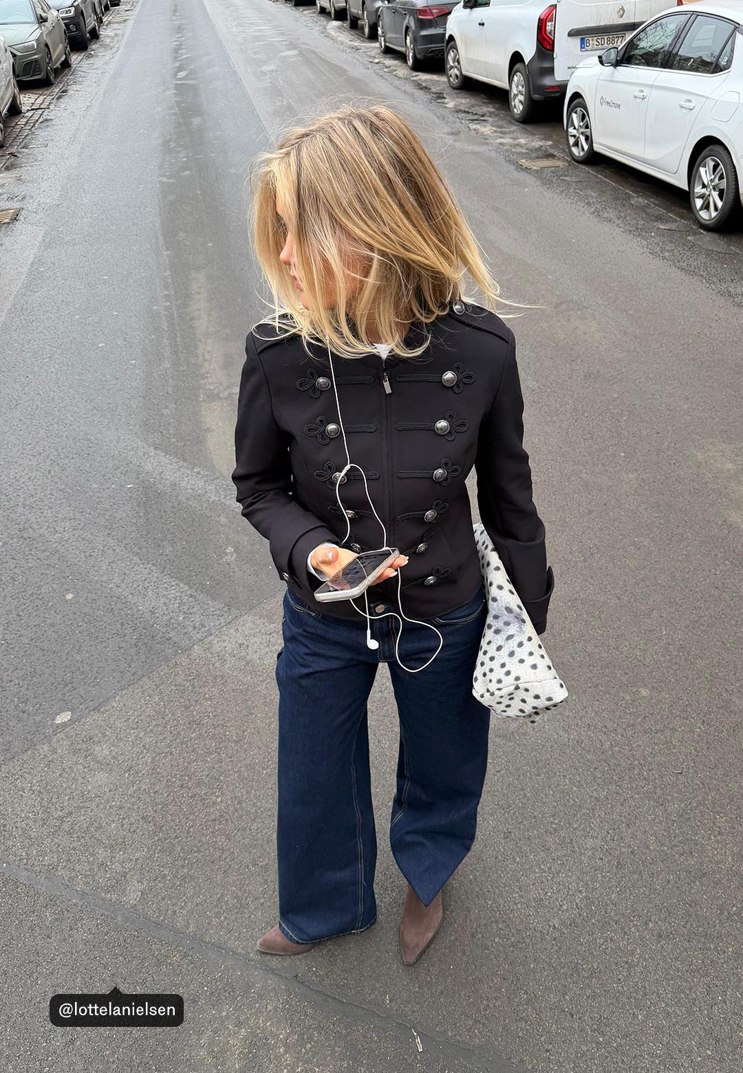 Engraved button blazer — Black