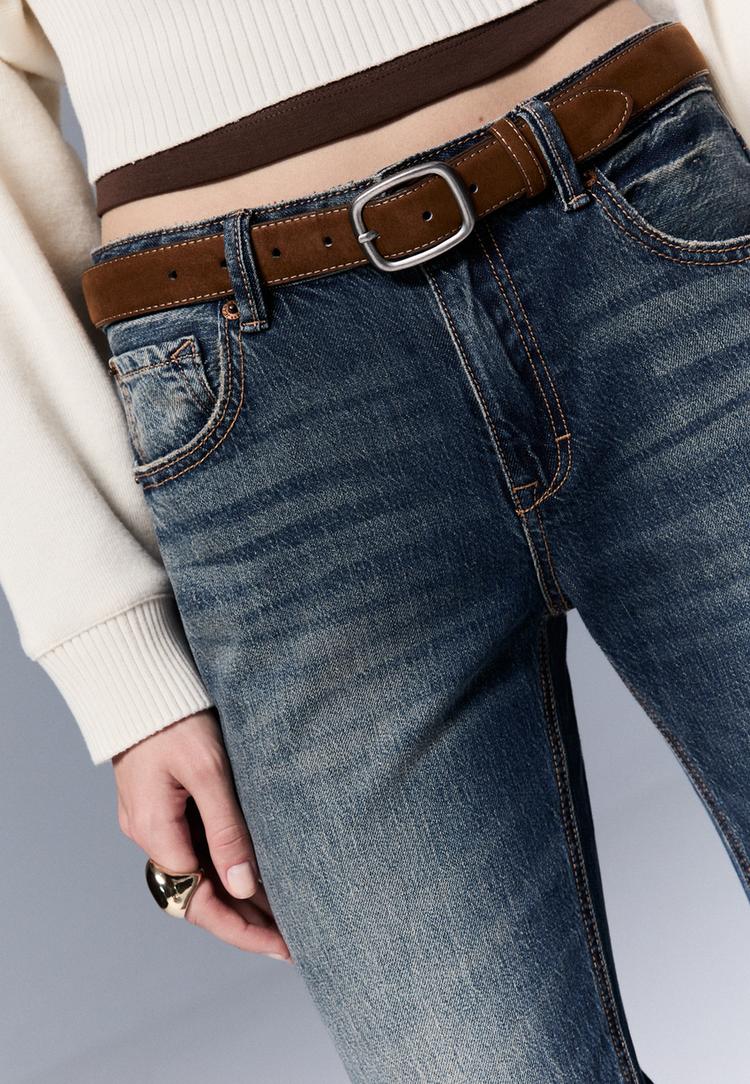 d68-bootcutjeans-mit-gurtel