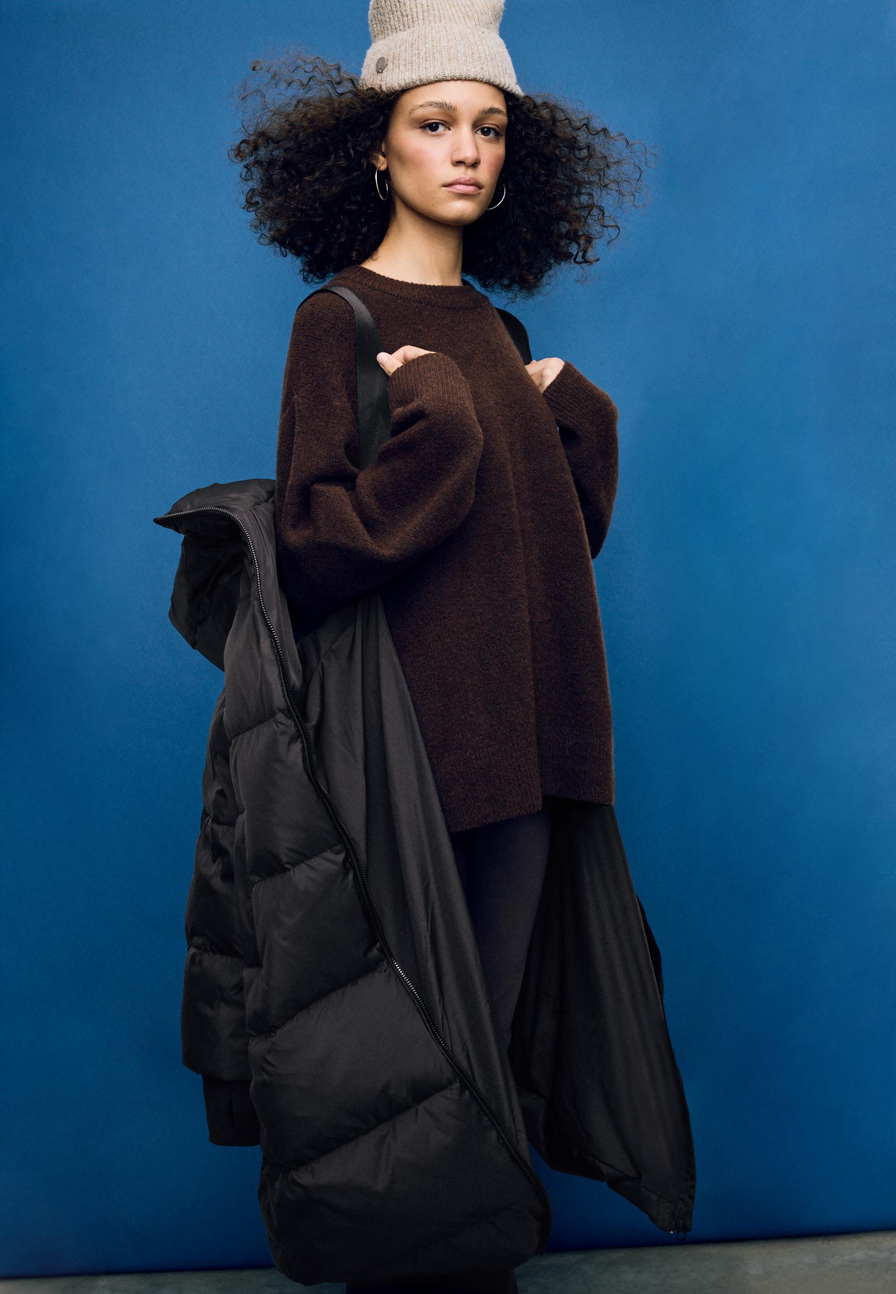 Long padded down coat - Women's fashion | Stradivarius Azerbaijan