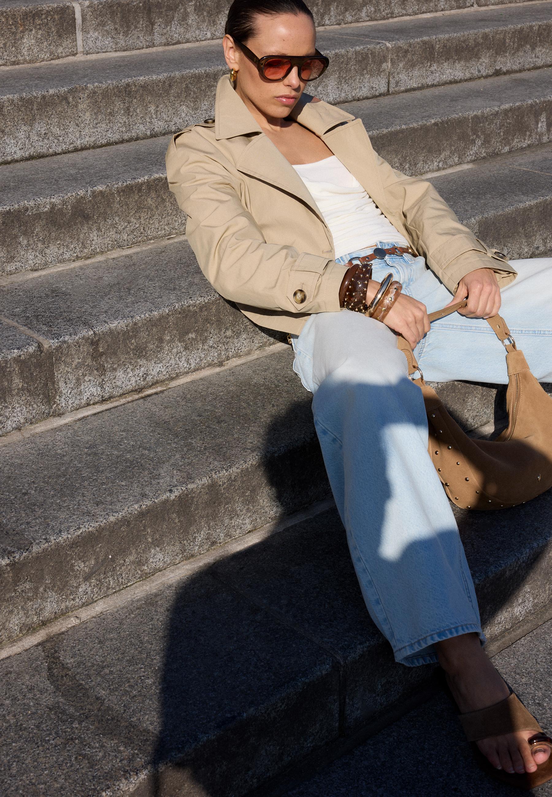 Short double-breasted trench coat — Stone
