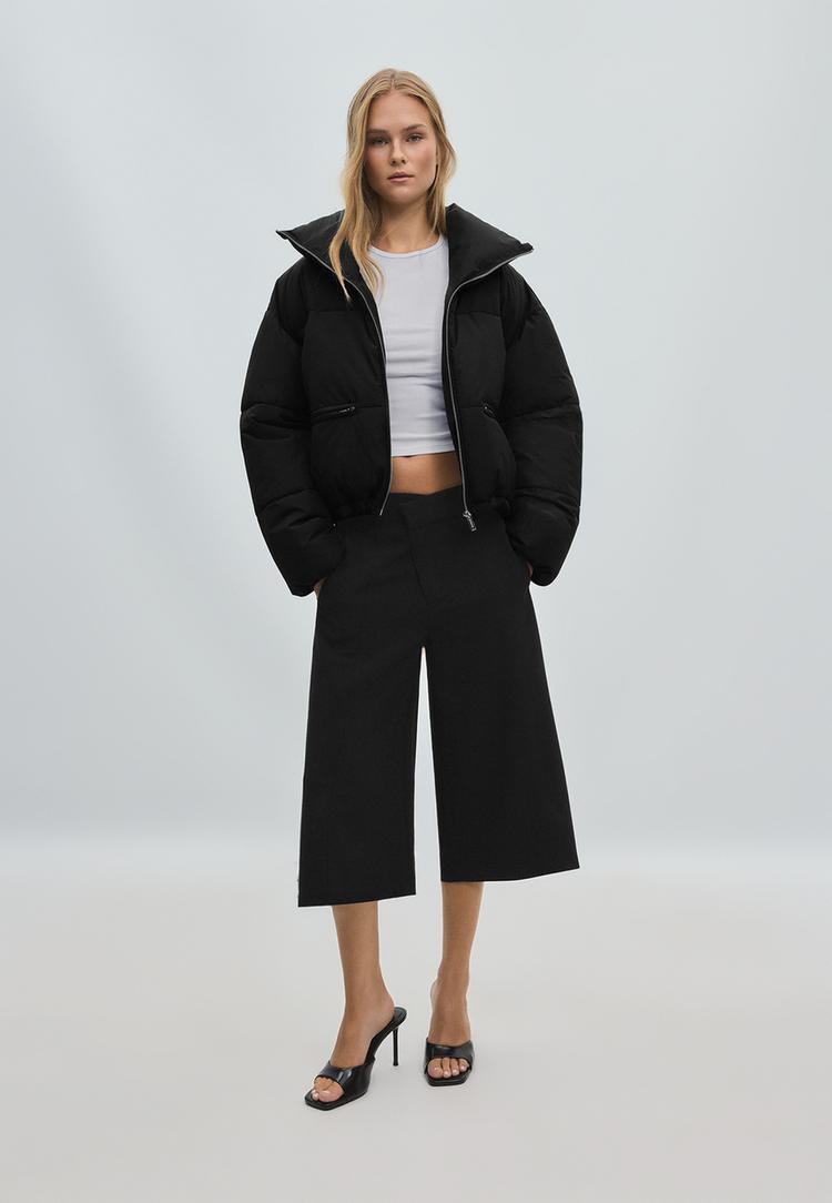 Stradivarius Cropped Pernata Jakna S Visokim Ovratnikom Black Xl