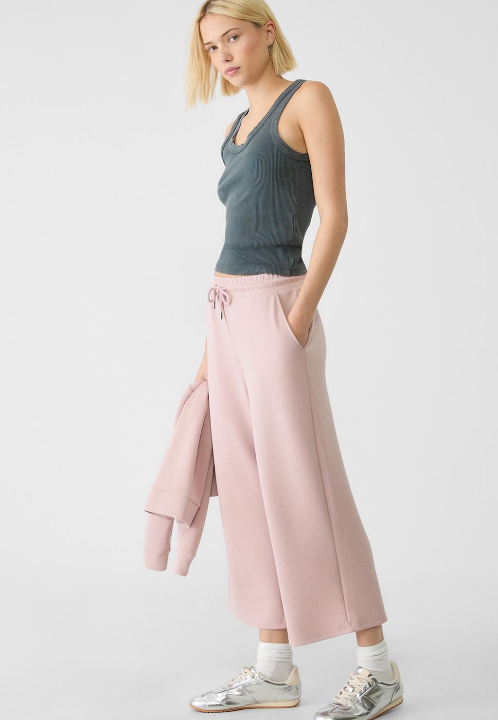 Flowing soft-touch culottes