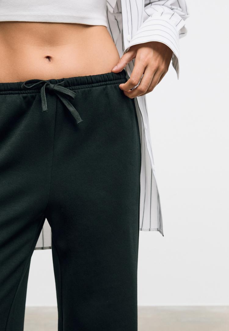 pantalon jogger cordones