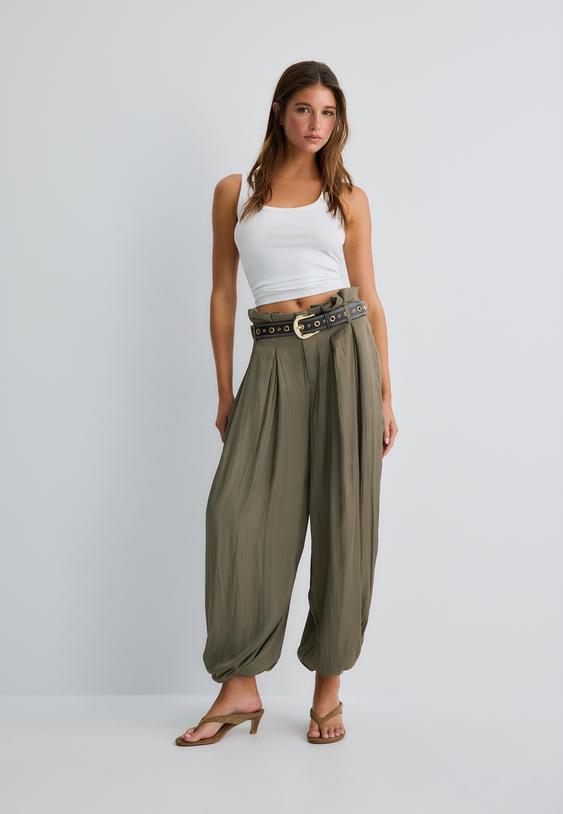 pantalon bombacho satinado cinturon