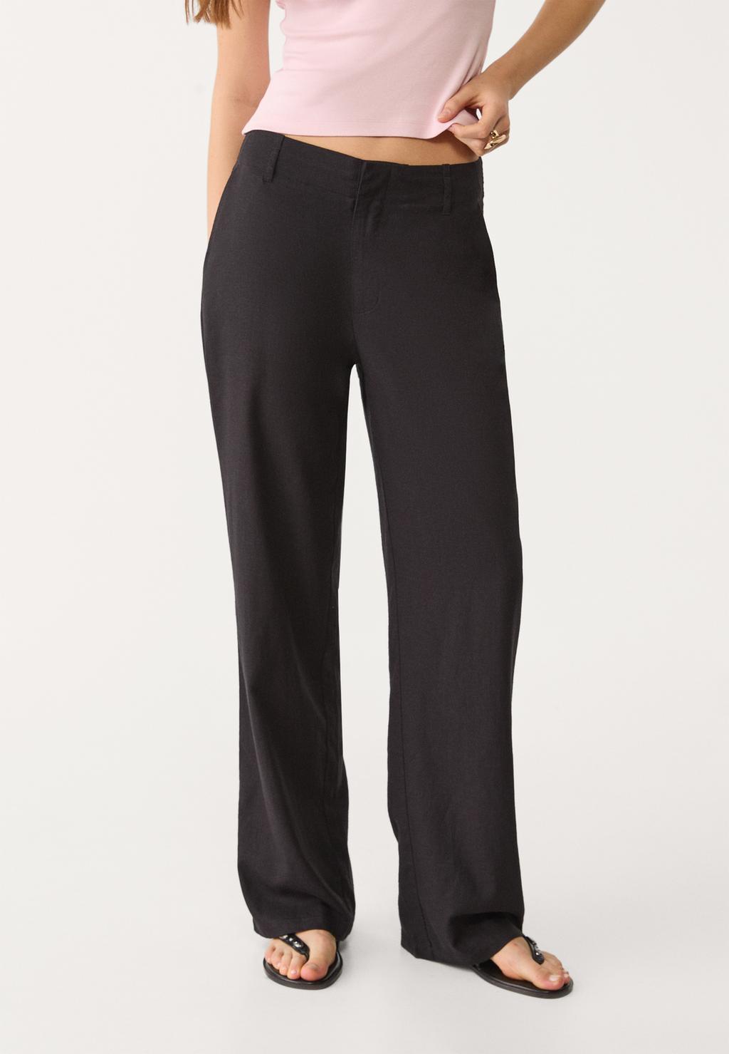 Pantalón recto fluido con lino