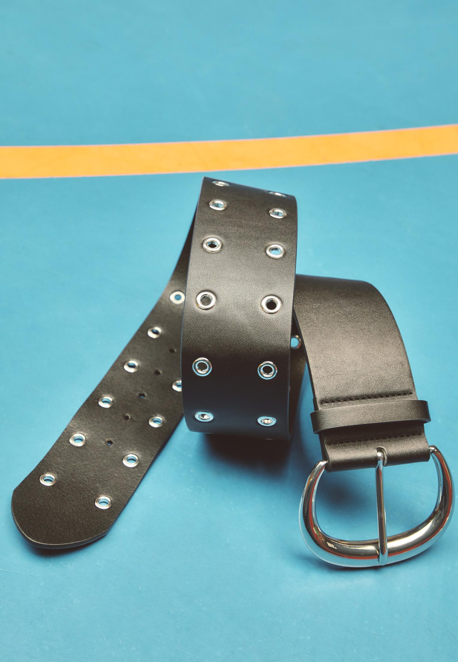 Wide belt with eyelets