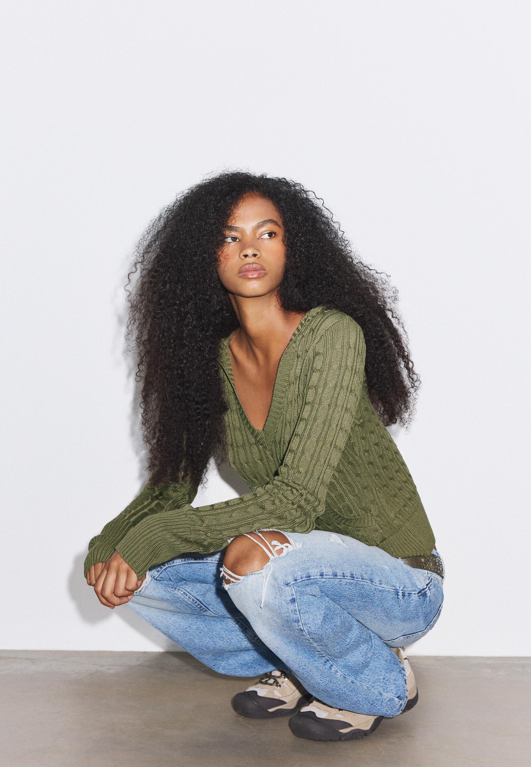 Hooded cable-knit jumper — Khaki