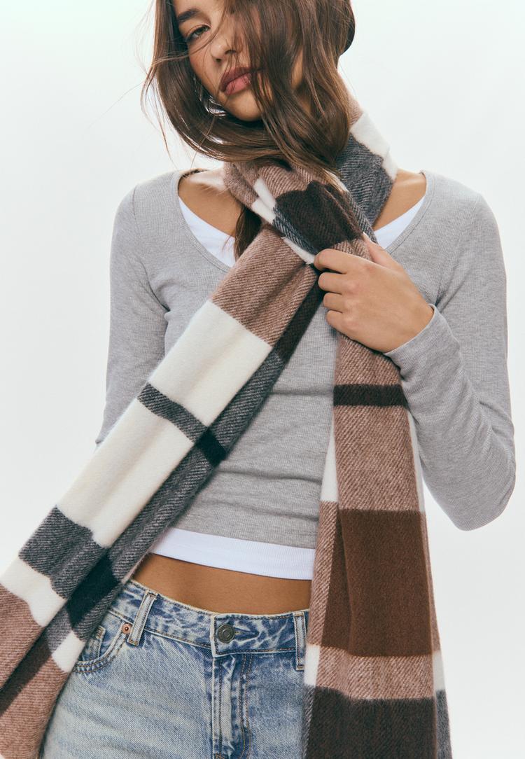 Stradivarius Καρό Κασκόλ Εκρού Os φωτογραφία