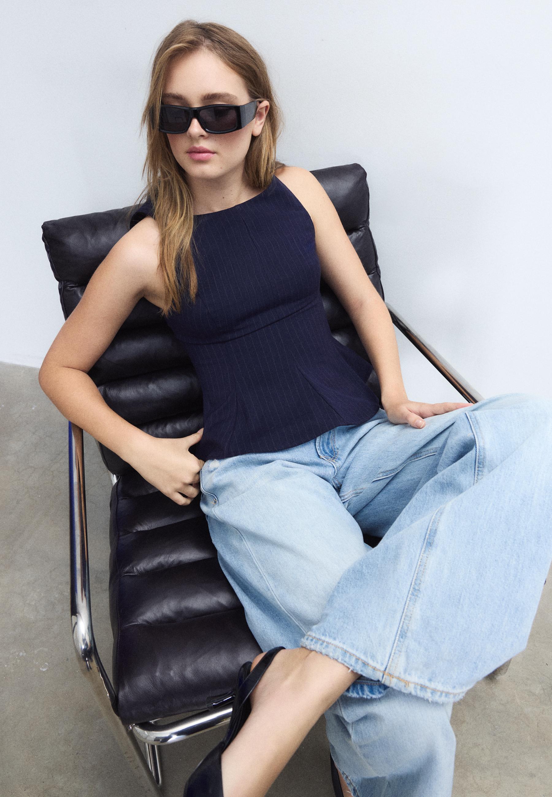 Striped sleeveless peplum top — Navy blue