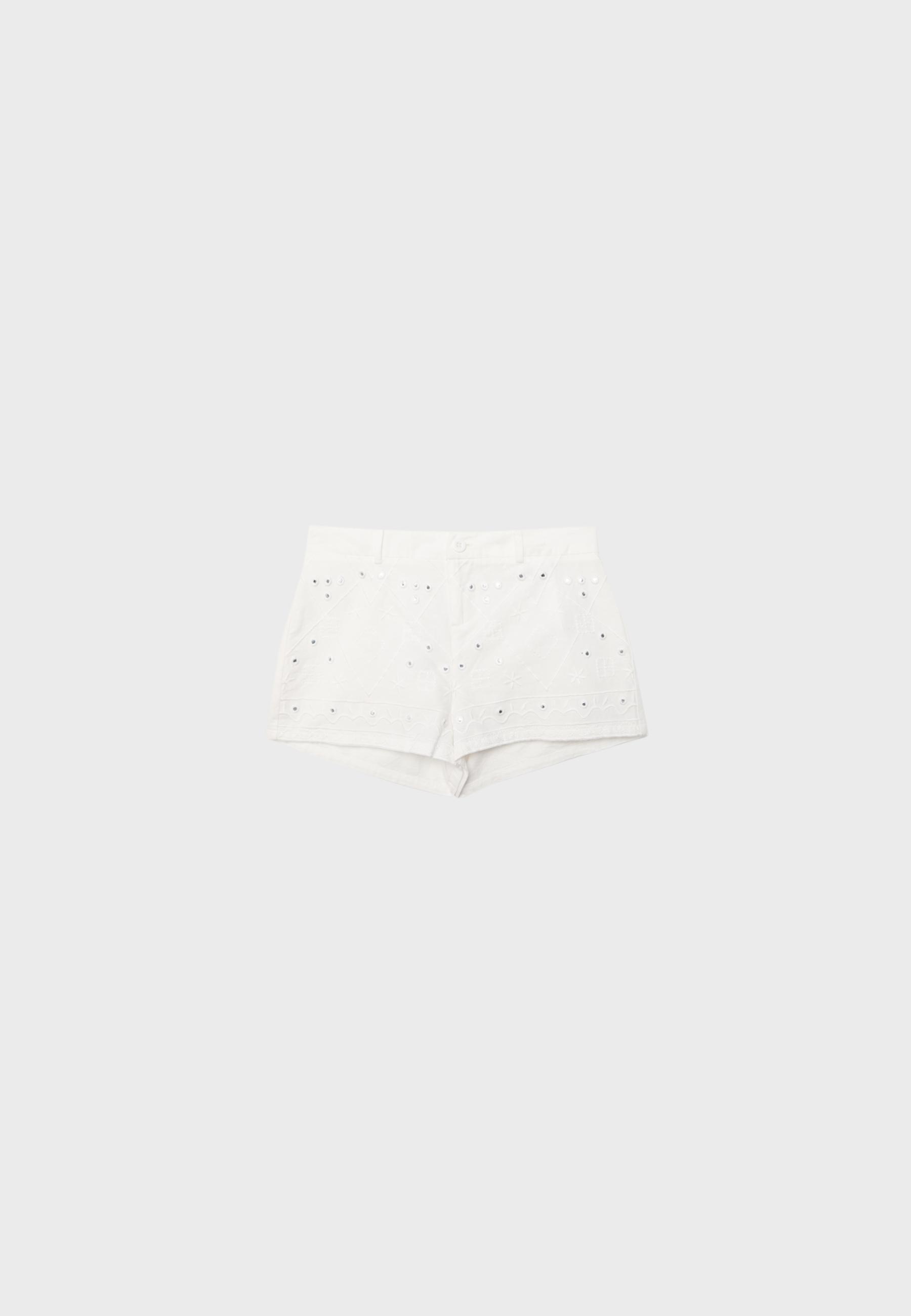 Embroidered mini shorts — Ecru