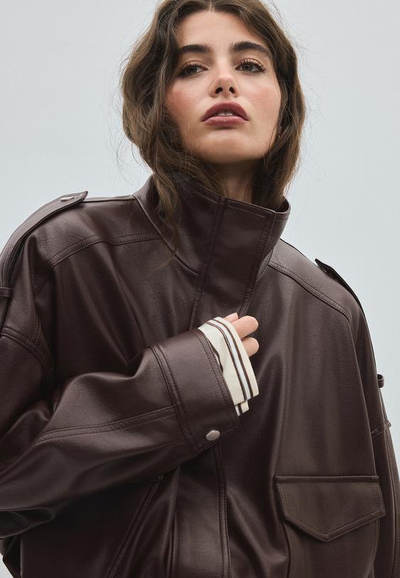Stradivarius Oversize-Kunstlederjacke Braun M
