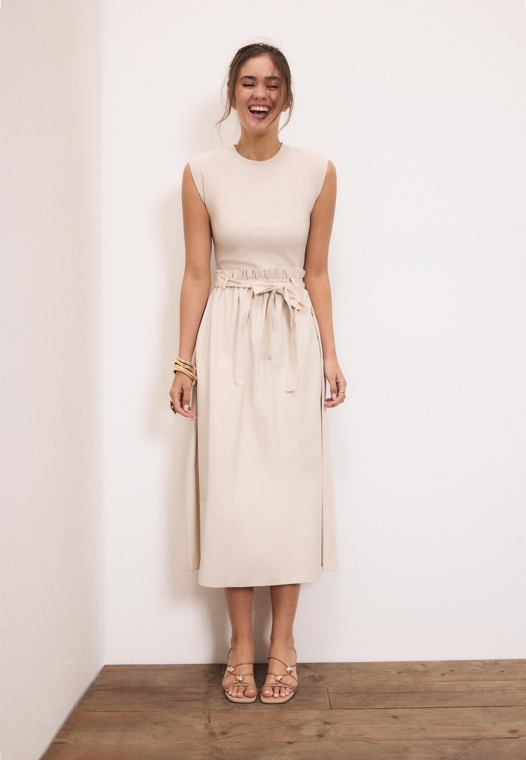 İki malzemeli midi elbise