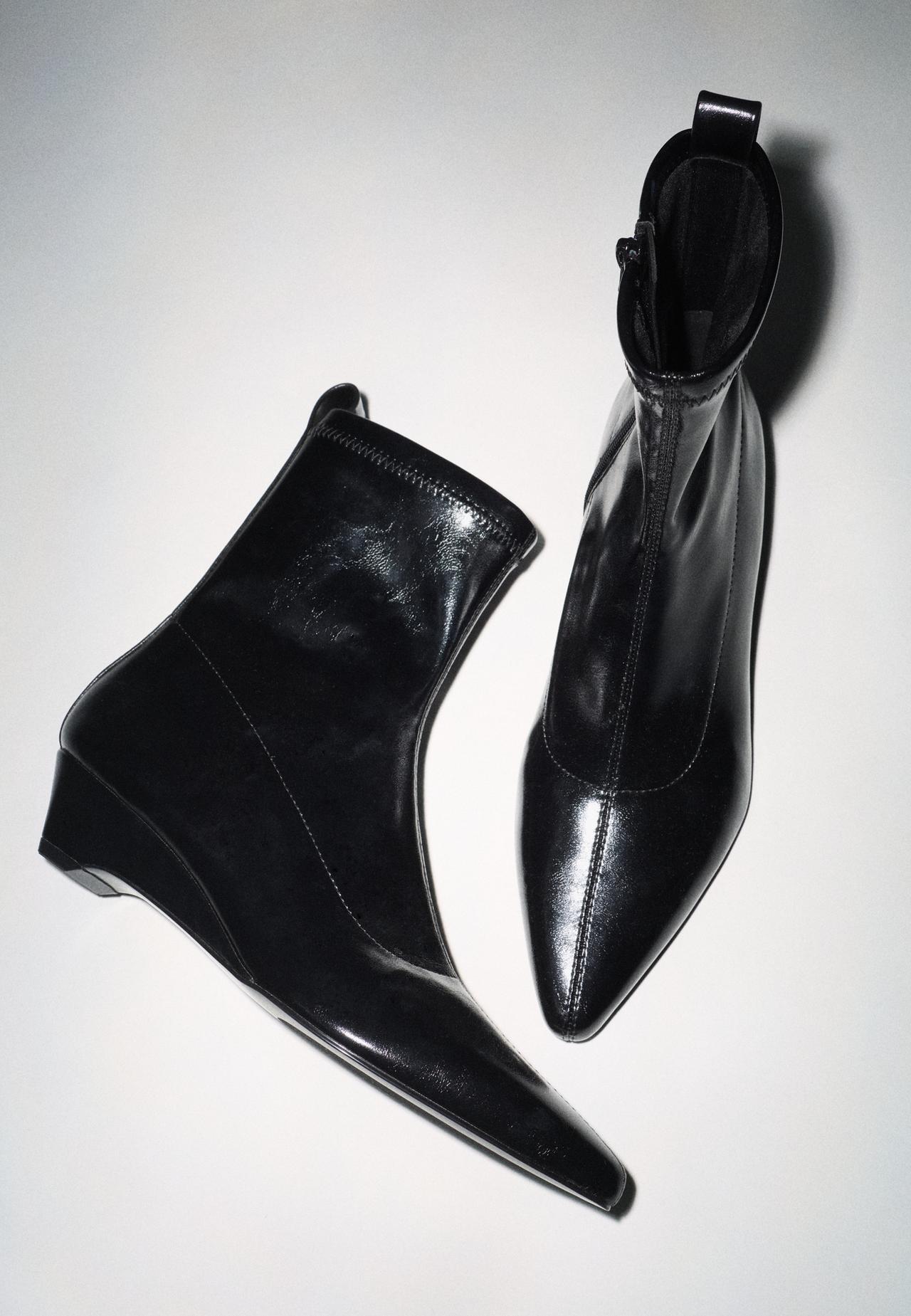 Wedge heel ankle boots — BLACK