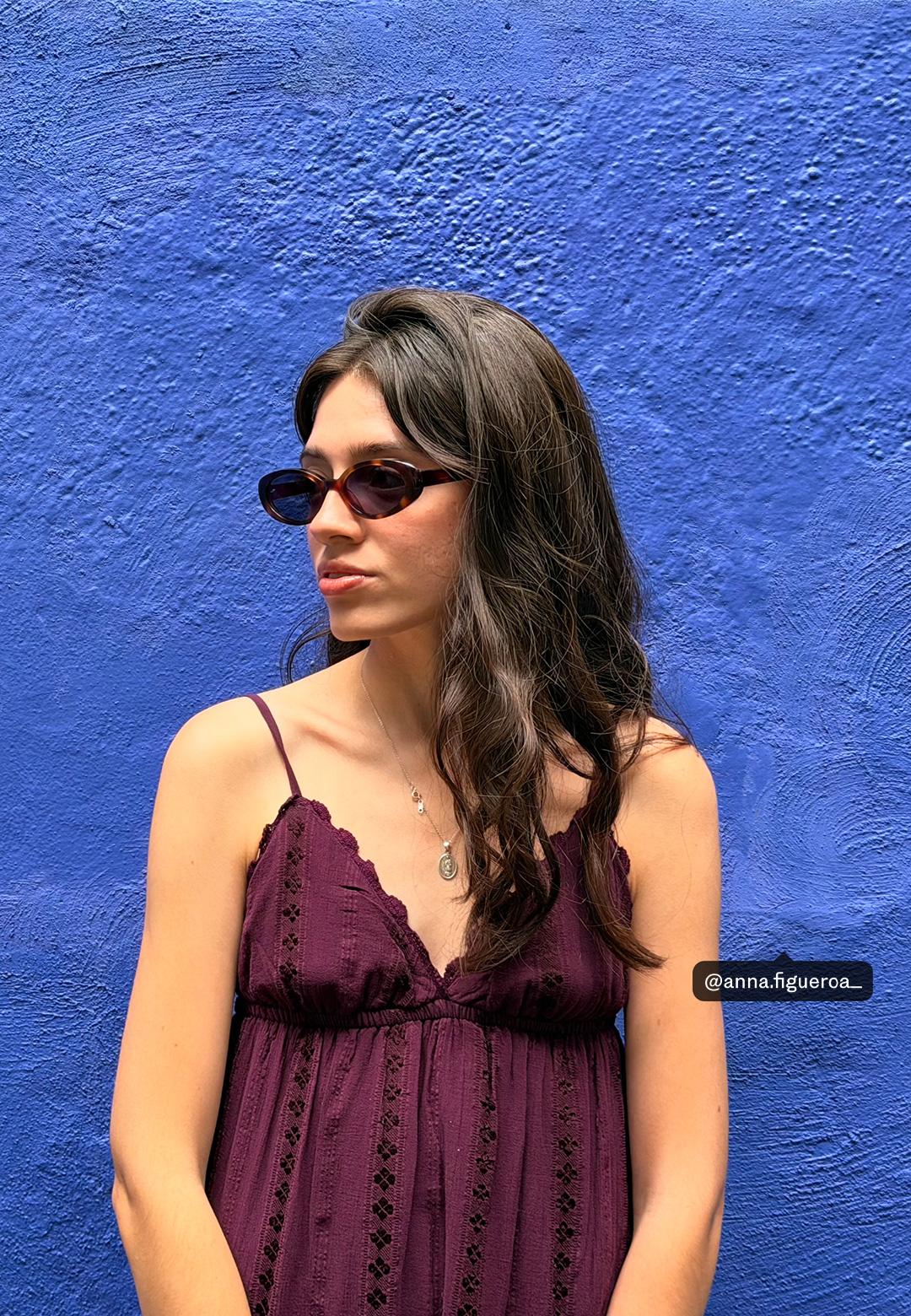 Long flowing dress with open back — Purple