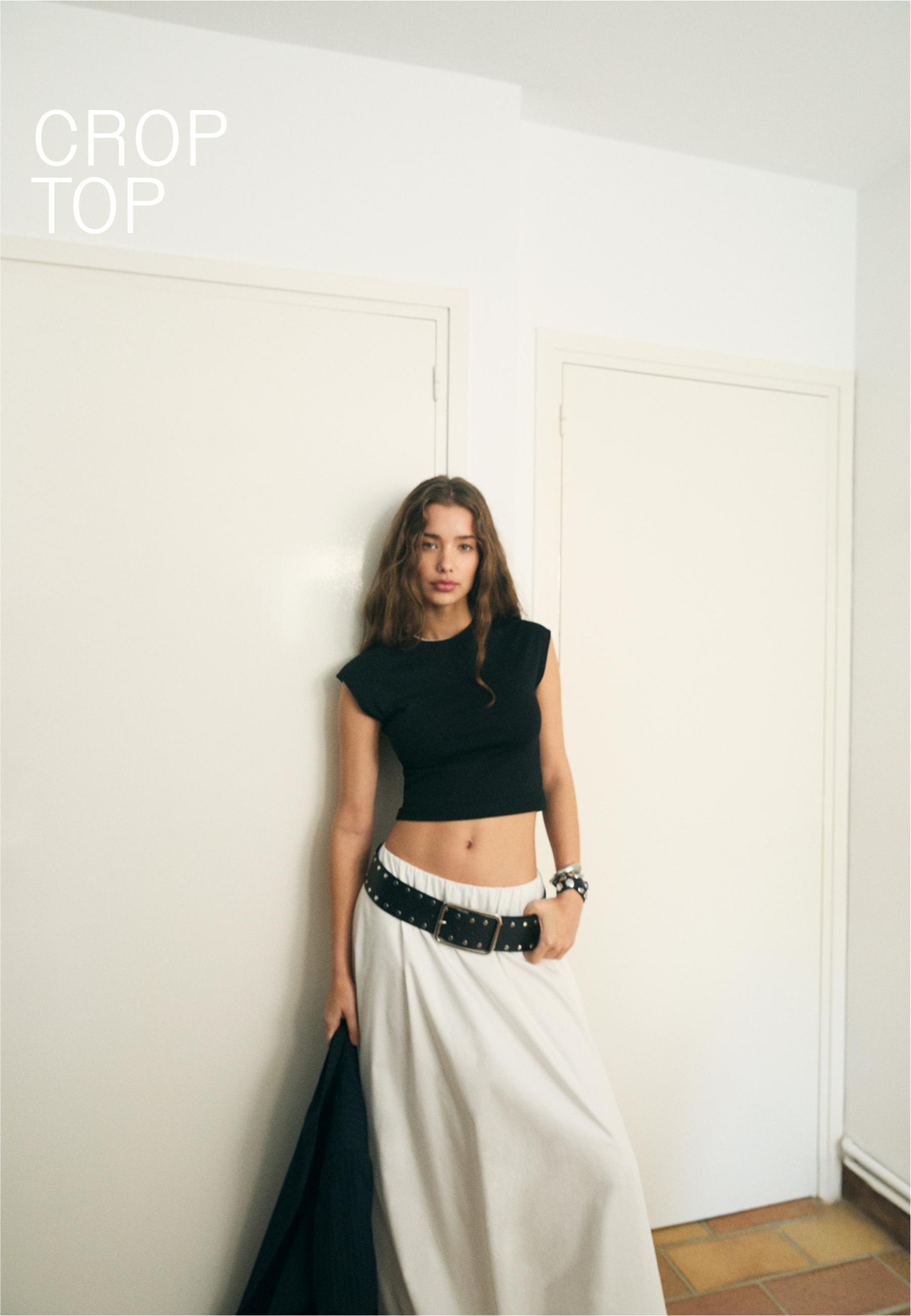 Cap sleeve cropped T-shirt — Black
