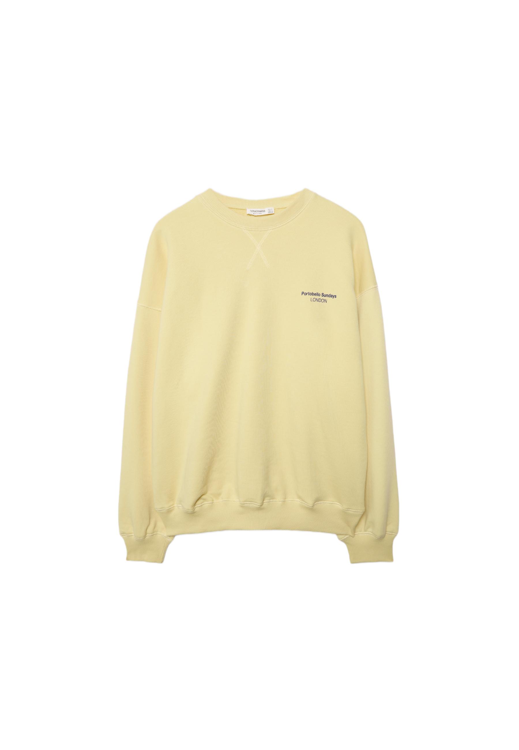 Long sleeve round neck text sweatshirt — Pastel yellow