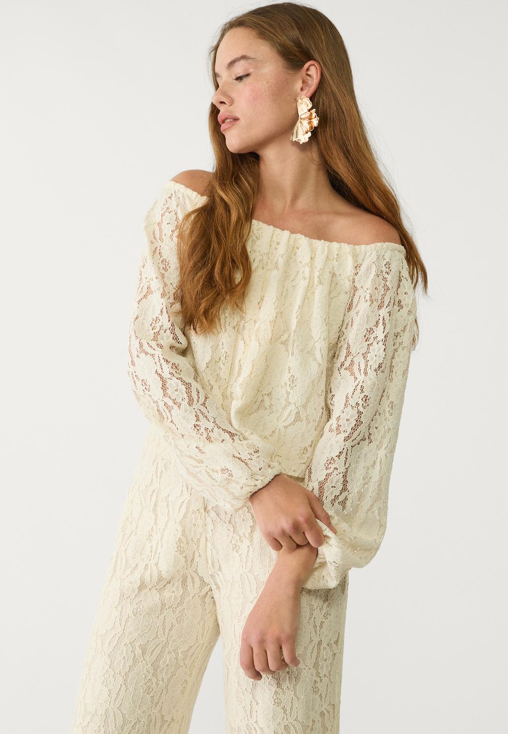 Off-the-shoulder lace top