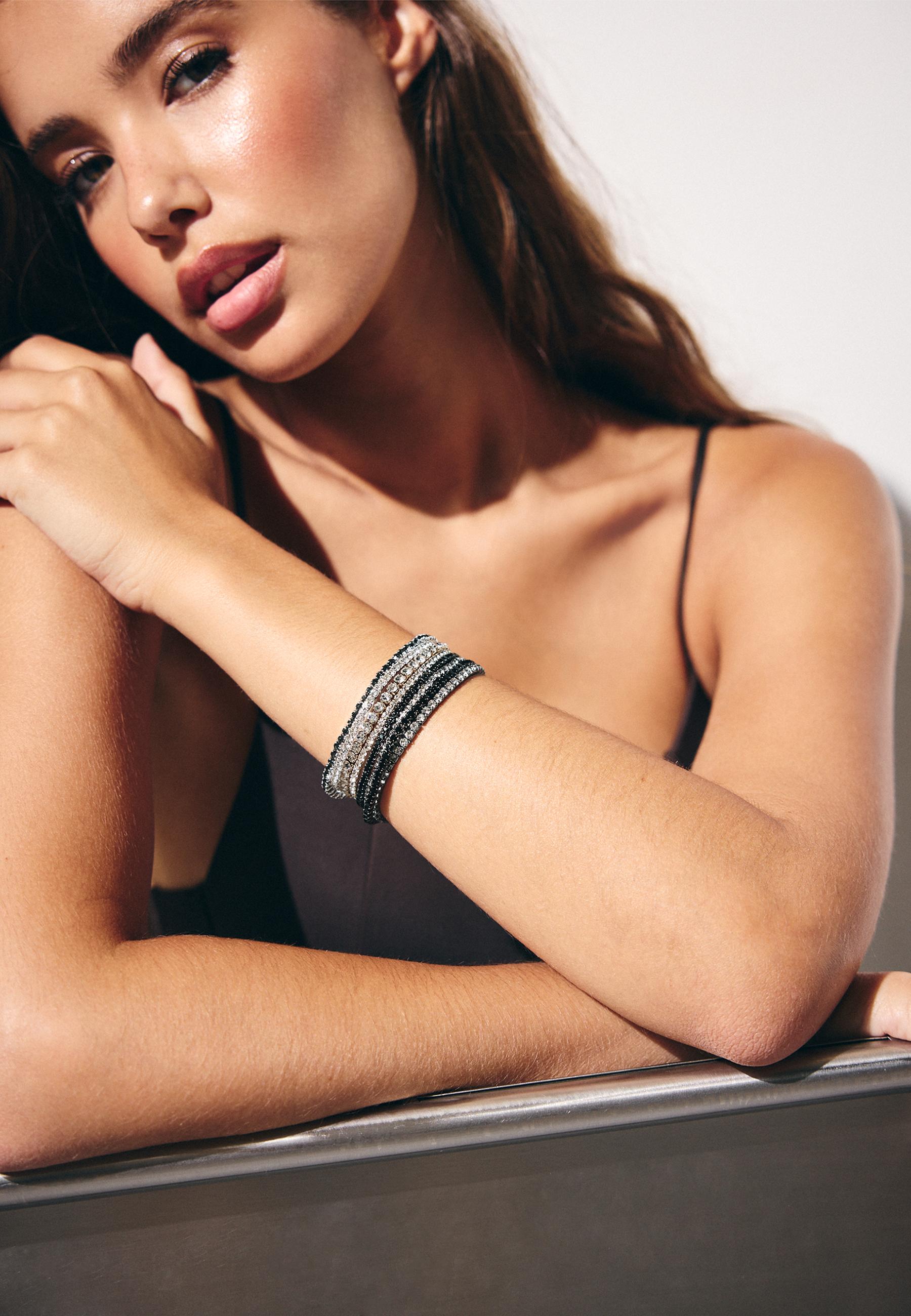 Set of 8 bracelets — Grey