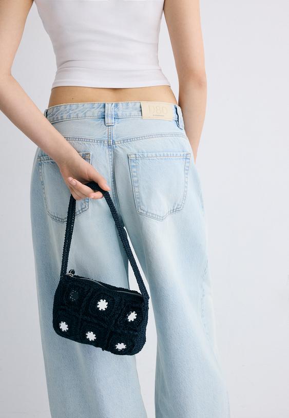 mala de ombro de crochet com espelhos