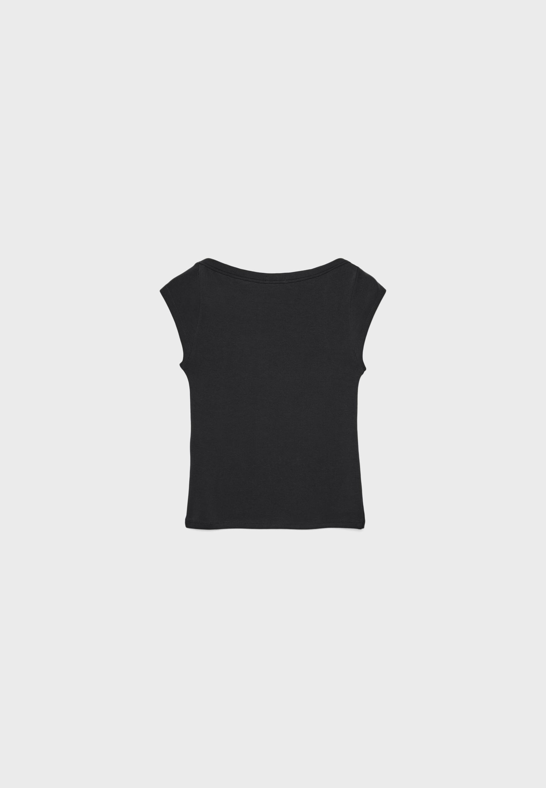 Basic boat neck T-shirt
