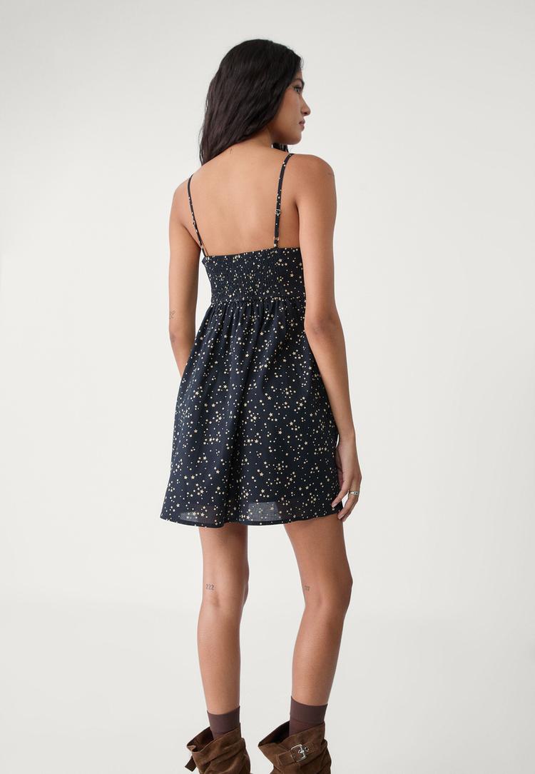 vestido fluido corto frunce