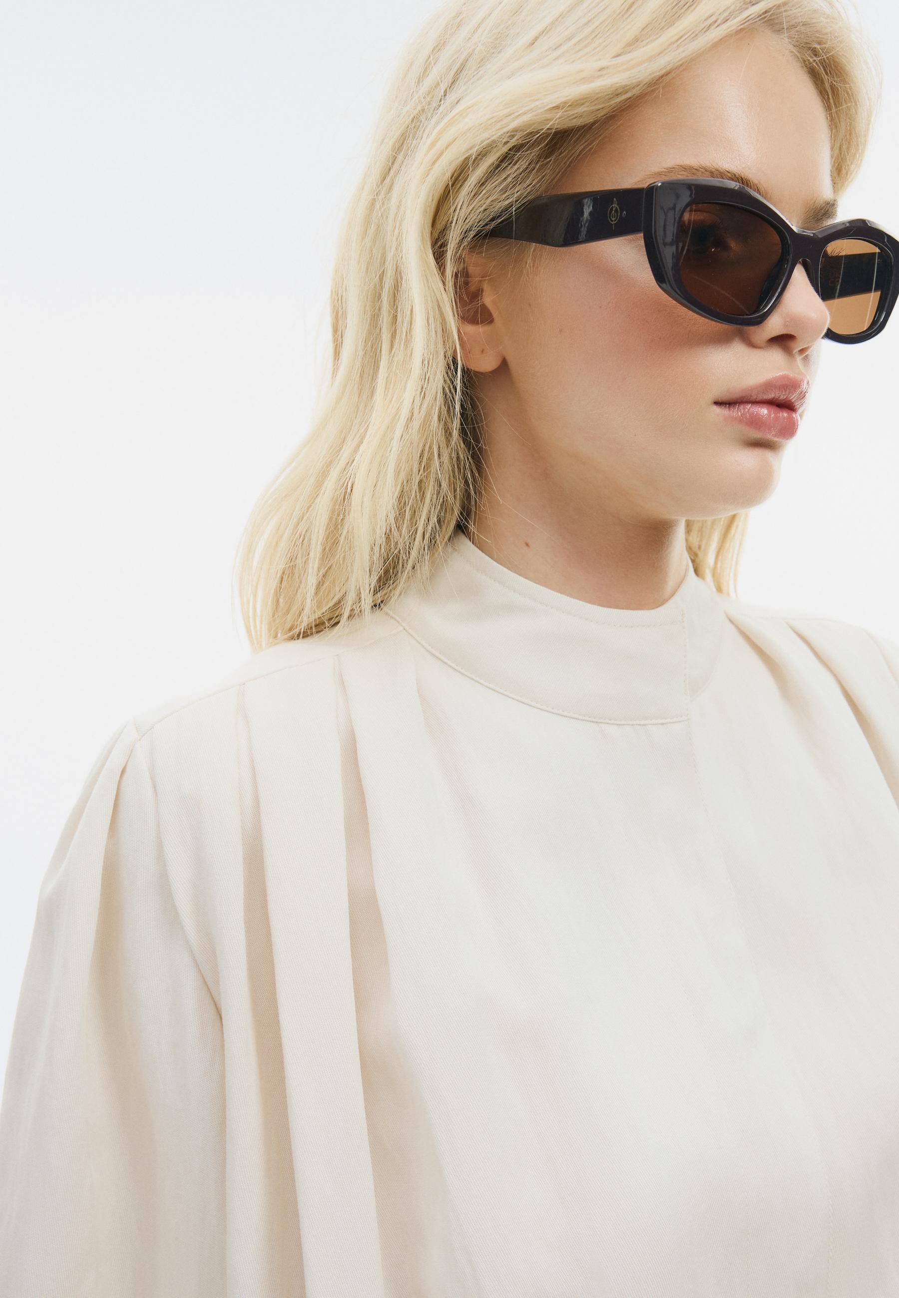 Flowing pleated bomber jacket — Ecru