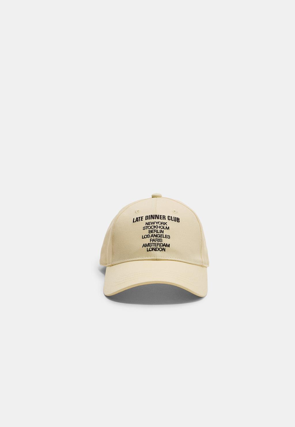 Cappellino con messaggio