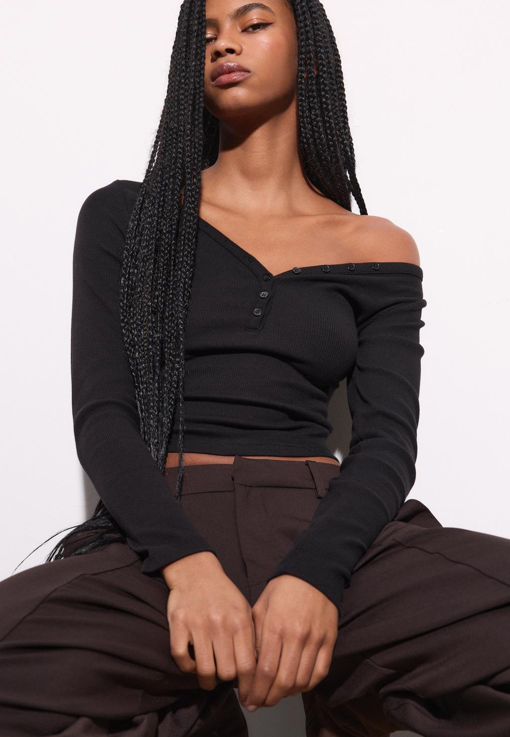 Топ с пуговицами