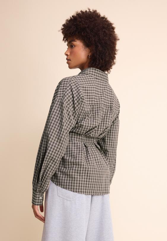 camisa aos quadrados com lacada