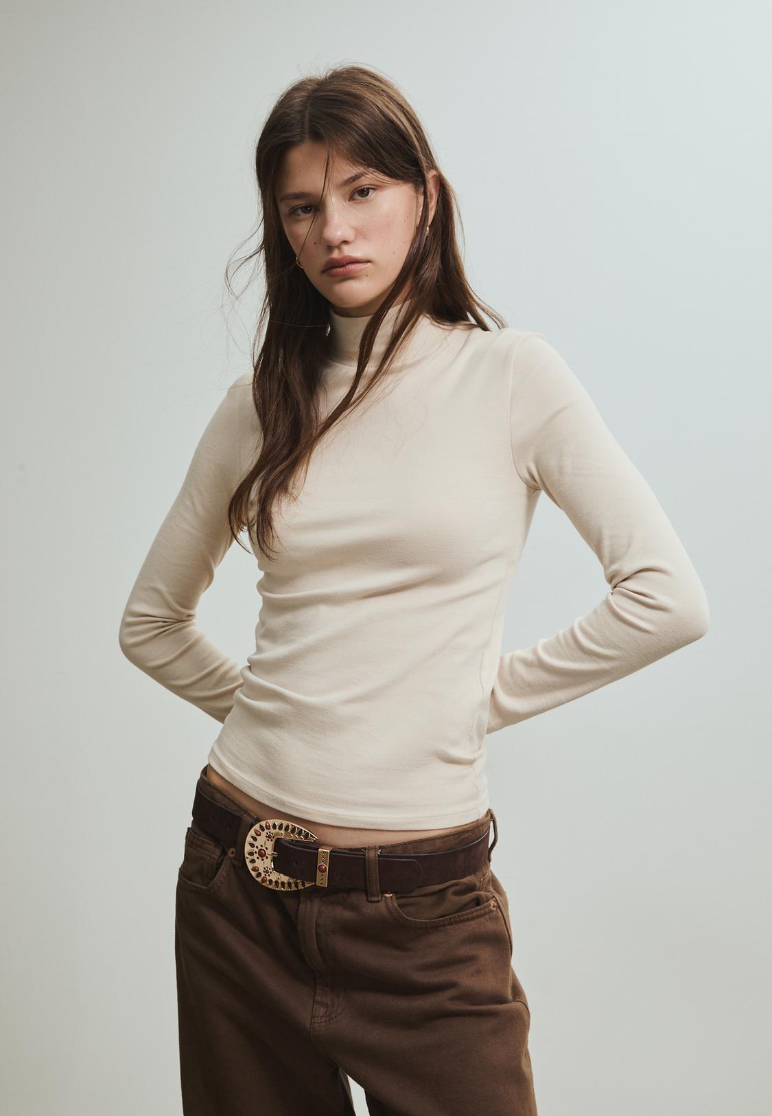 Basic high neck T-shirt