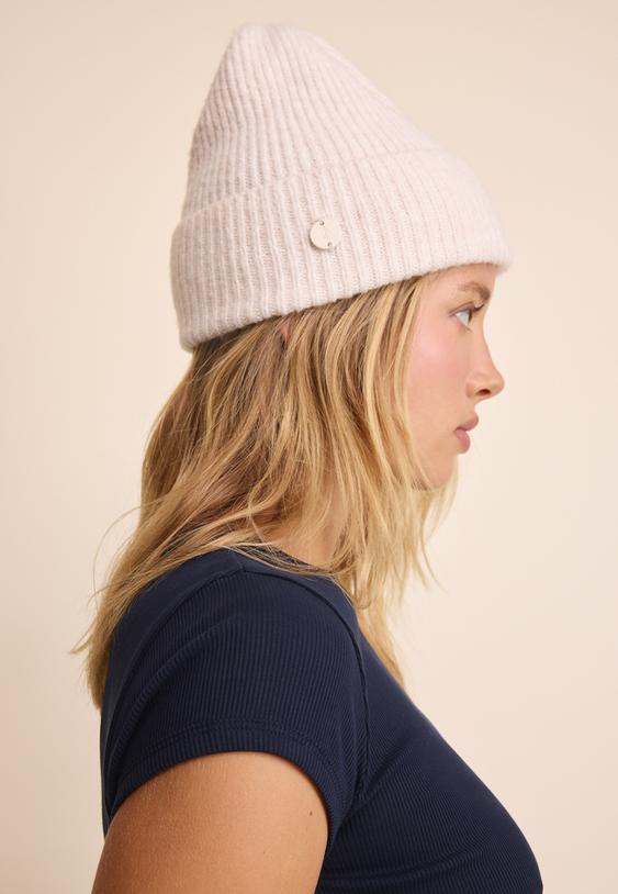 basic beanie with plaque detail