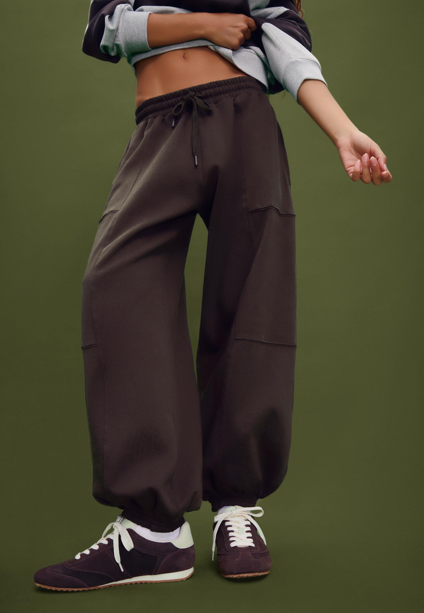Plush balloon jogger trousers — Brown