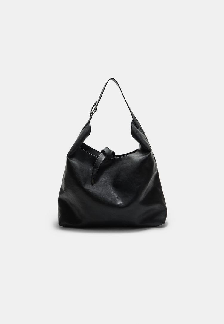 borsa a spalla con dettaglio anelli