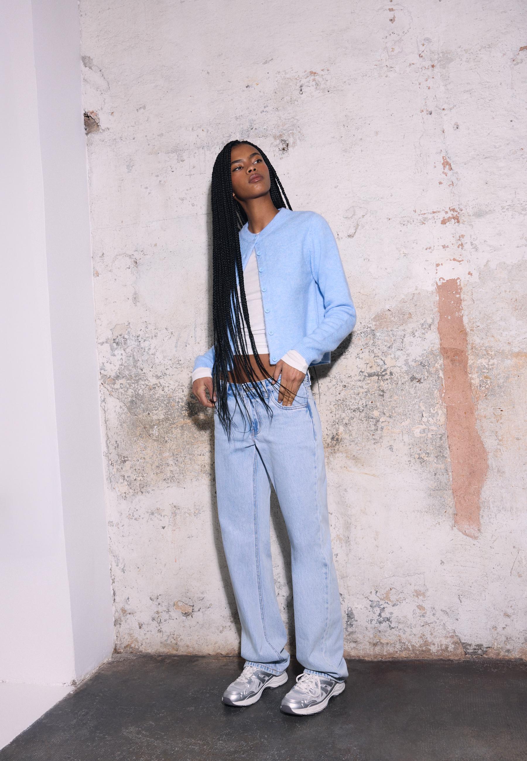 Low-rise straight leg jeans — MEDIUM LIGHT BLUE DENIM