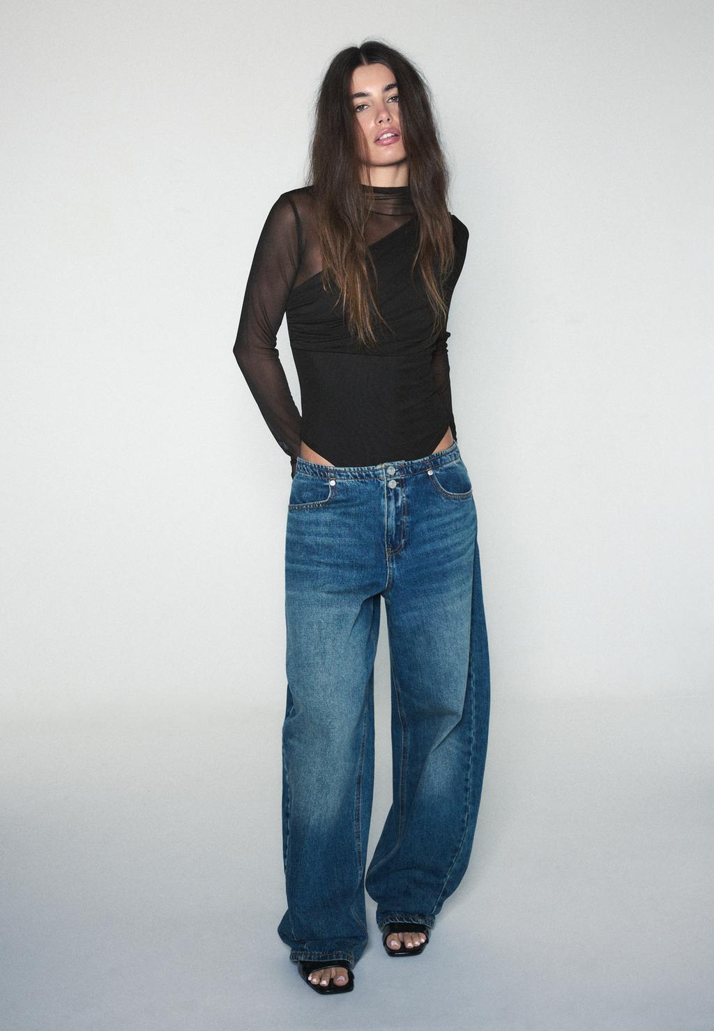Mesh-Body Med Drapering Och Lång Ärm