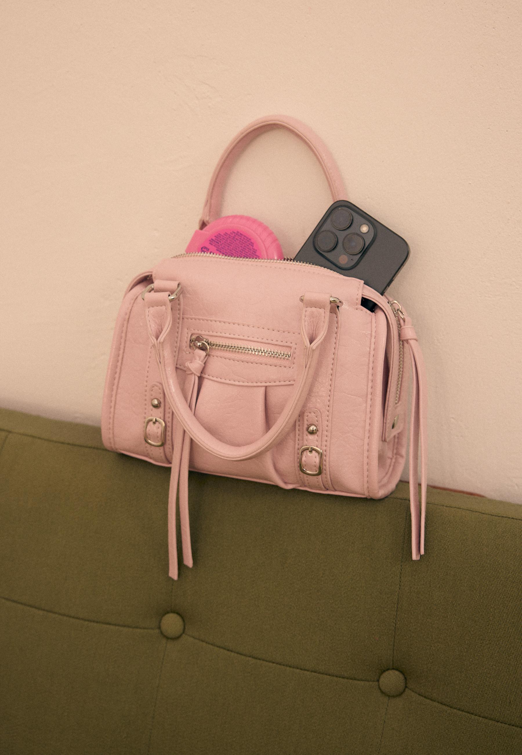 Zip-up bowling shoulder bag — Pastel pink