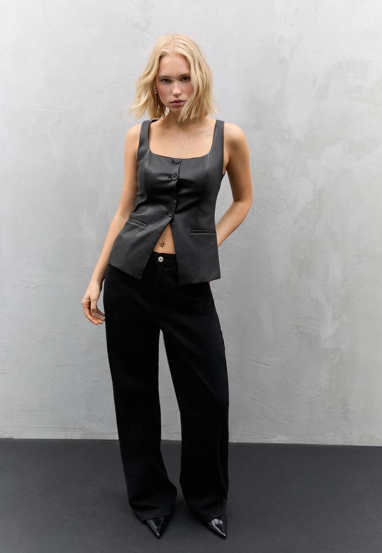 top escote cuadrado efecto piel