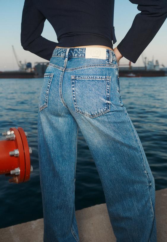 d91-jeans-mit-tiefem-weitem-bein