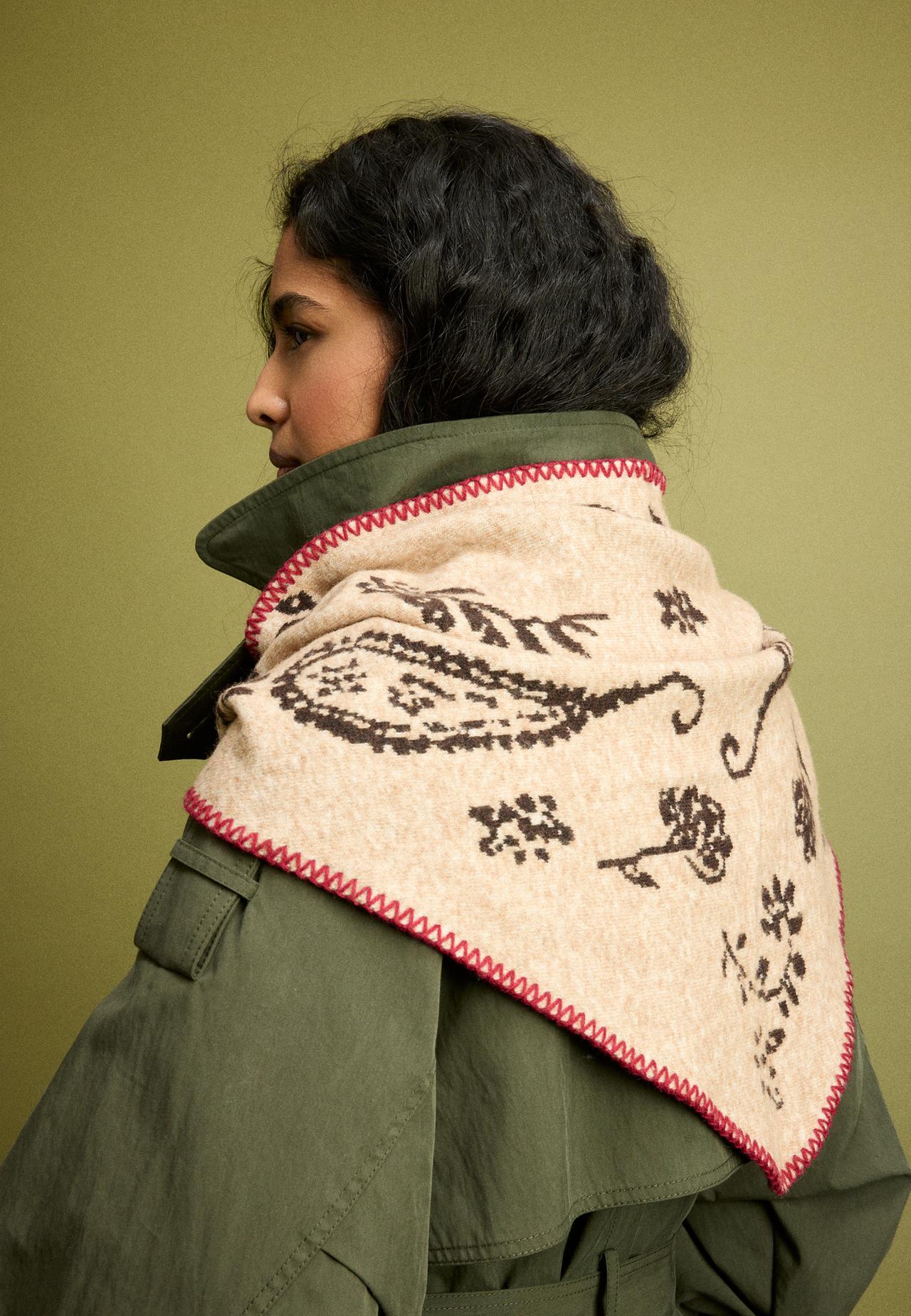 Paisley print triangular scarf — Brown