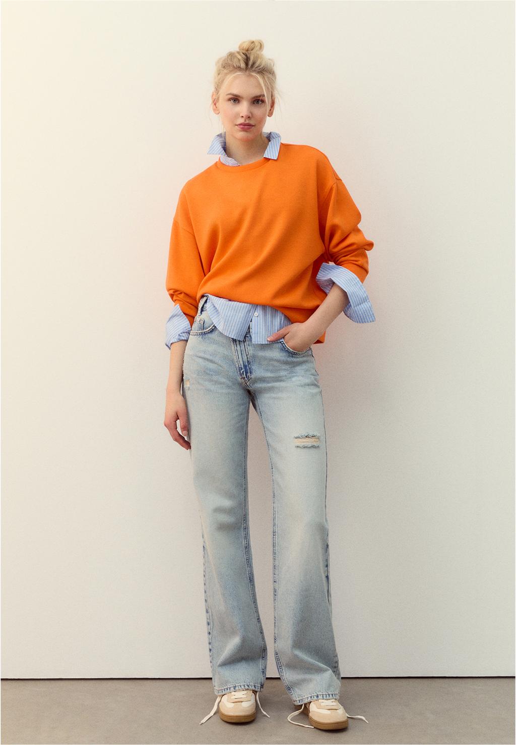 Straight-leg jeans with crossover waist
