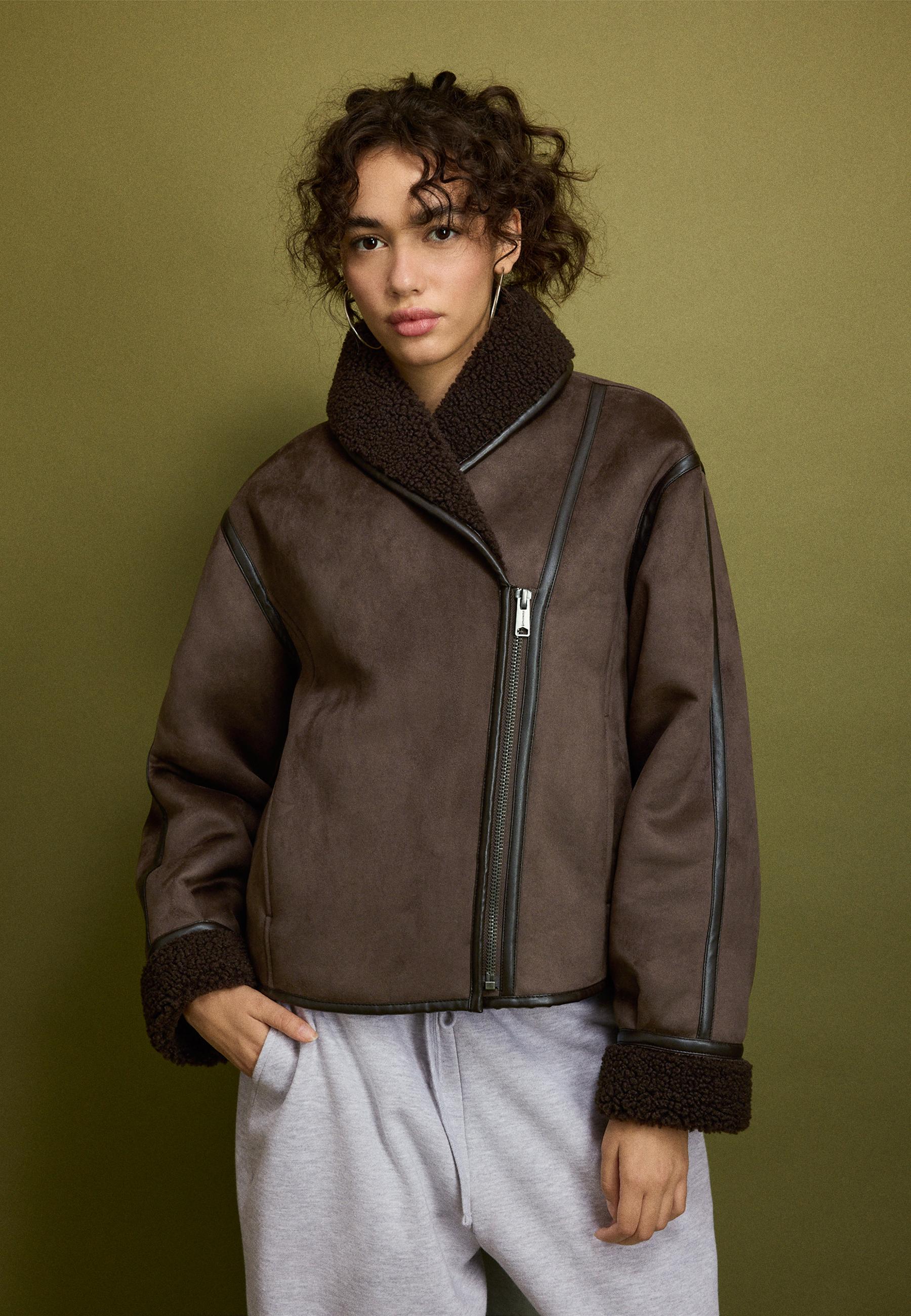 Stradivarius Μπουφάν Διπλής Όψης Με Γυριστός Γιακάς Και Συνθετικό Σουέντ 0-457 L