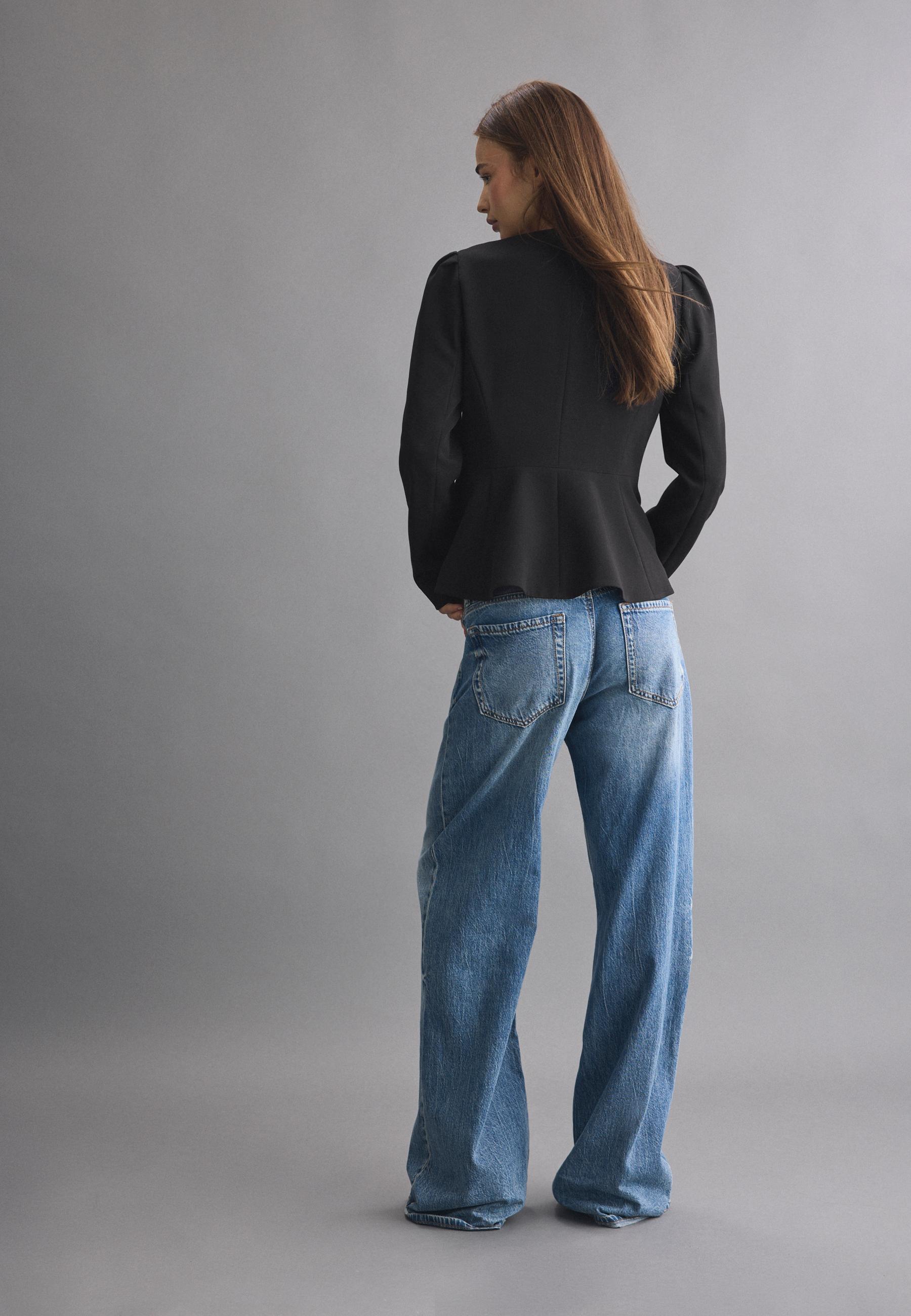 Peplum blazer — Black