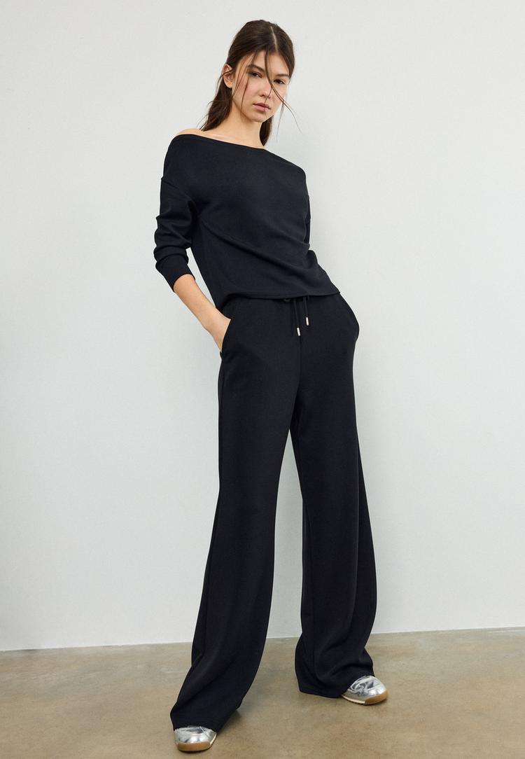 Stradivarius Φούτερ Με Ακάλυπτο Ώμο Και Απαλή Υφή Μαύρο S