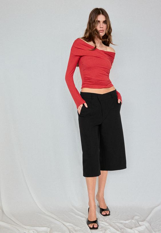 Stradivarius Crossover Boat Neck T-Shirt Red M