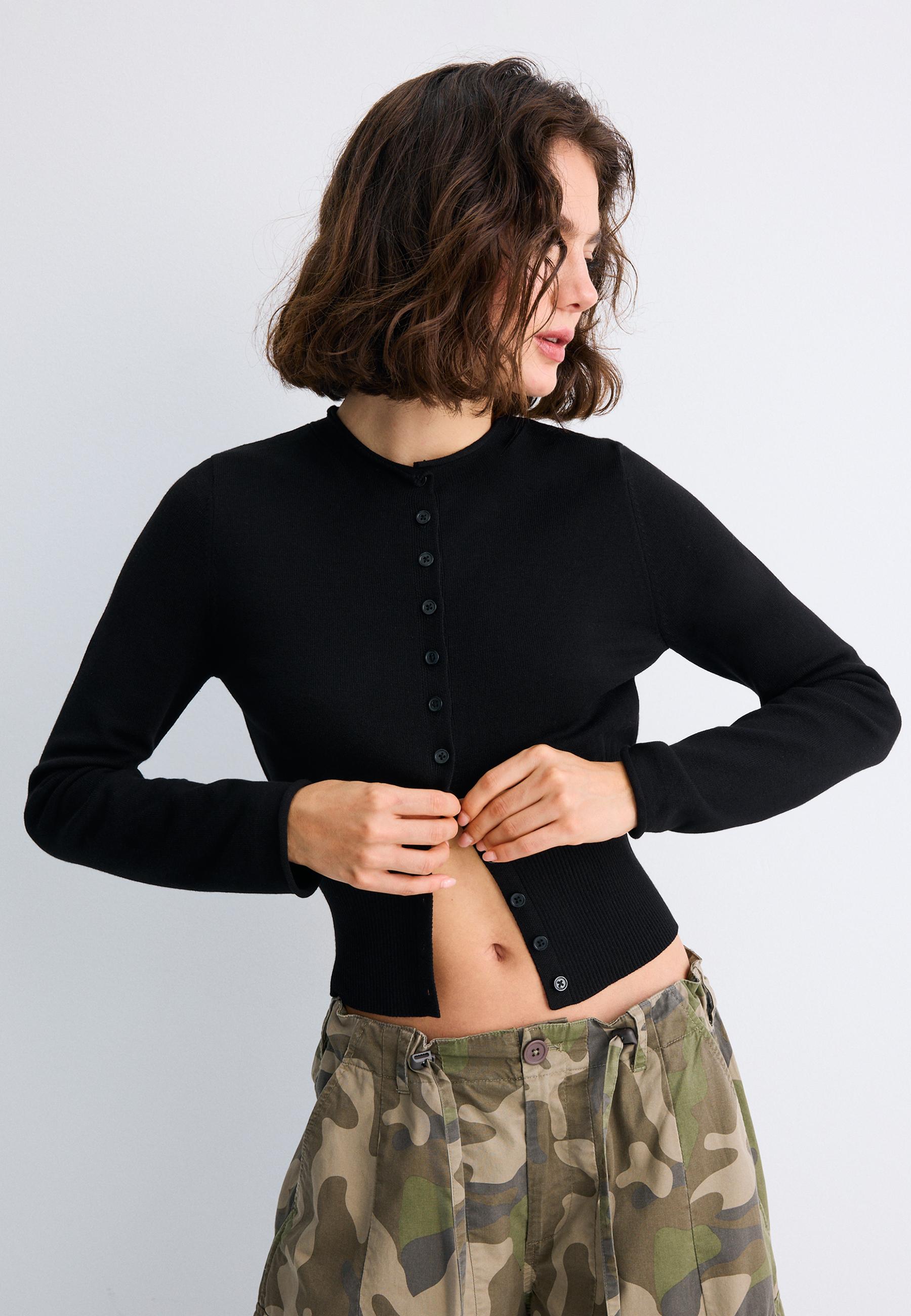 Fitted stand collar cardigan — Black